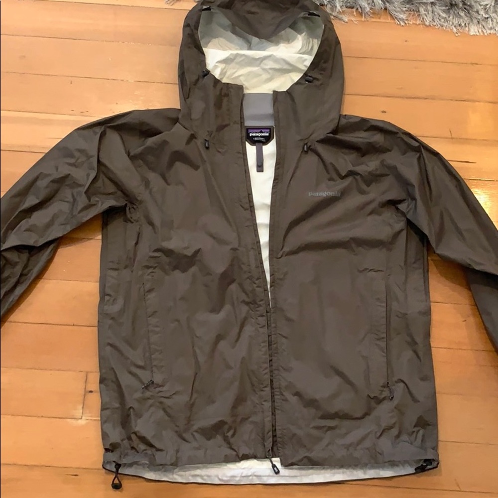 Patagonia wind breaker jacket